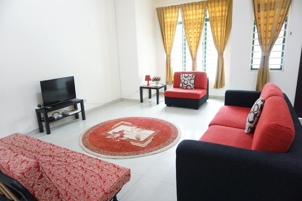 Warisan Indah Homestay Klia 1 Melayu Sahaja Szepang Kültér fotó